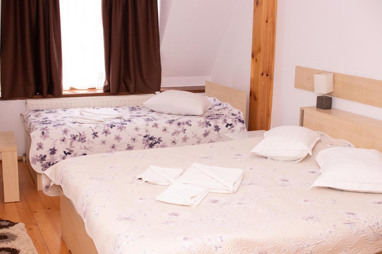 Bicaz-Chei Hotel Eksteriør billede